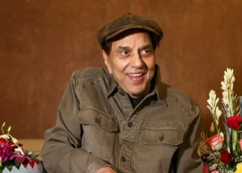 Dharmendra Passes Away in Mumbai at 89: End of an Era for Indian Cinema