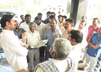 YS Avinash Reddy Meets Activists and Local Residents at His Residence: A Strong Message of Accessible Governance