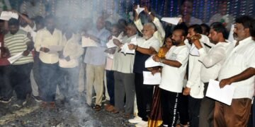 Bhogi Bonfires in Guntur: YSRCP’s Symbolic Protest Against PPP in Medical Education